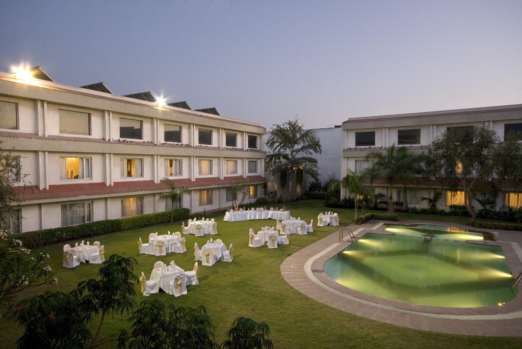 Hotel Express Residency-Джамнагар Экстерьер фото