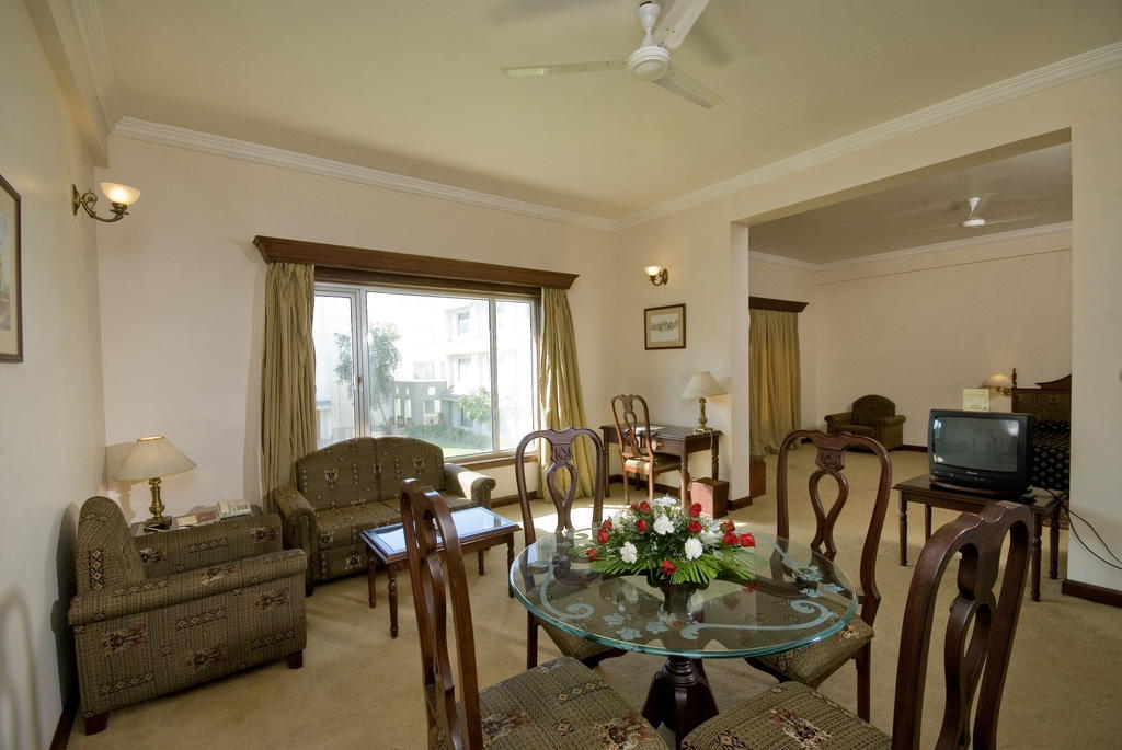 Hotel Express Residency-Джамнагар Экстерьер фото