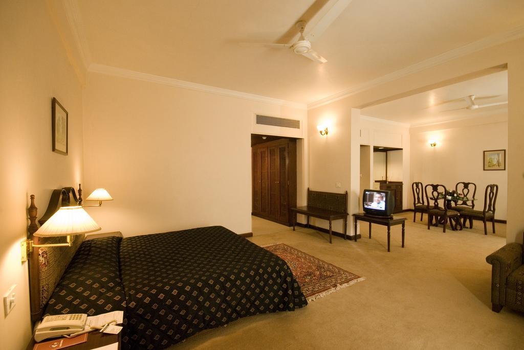 Hotel Express Residency-Джамнагар Экстерьер фото